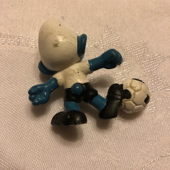 Rare Vintage 20068 , 1977 Peyo Watchman Soccer footballer Smurf Figurine - Picture 2 of 7